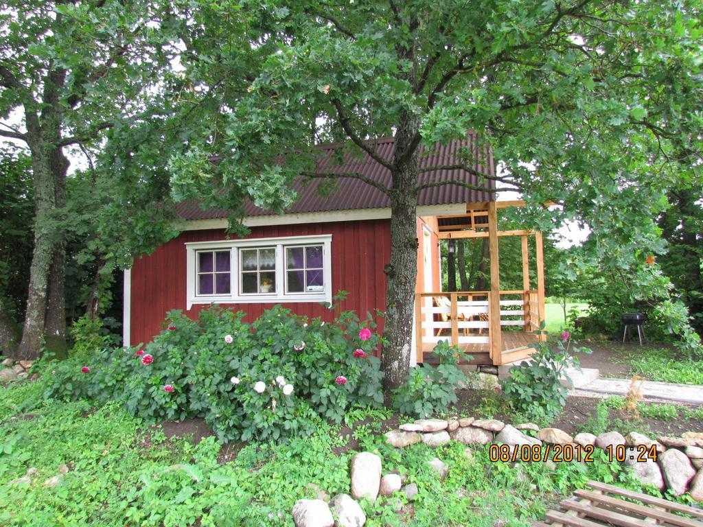 Tonise Holiday Houses Lilbi  الغرفة الصورة