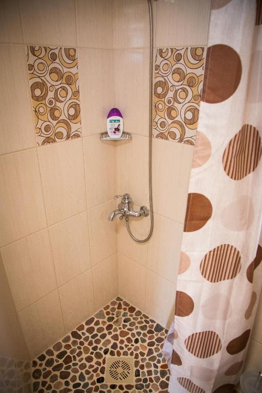 Tonise Holiday Houses Lilbi  الغرفة الصورة