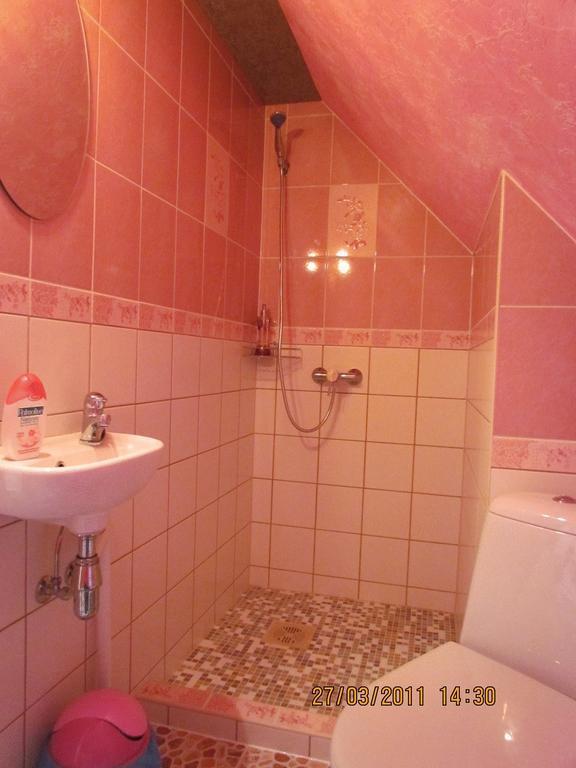 Tonise Holiday Houses Lilbi  الغرفة الصورة